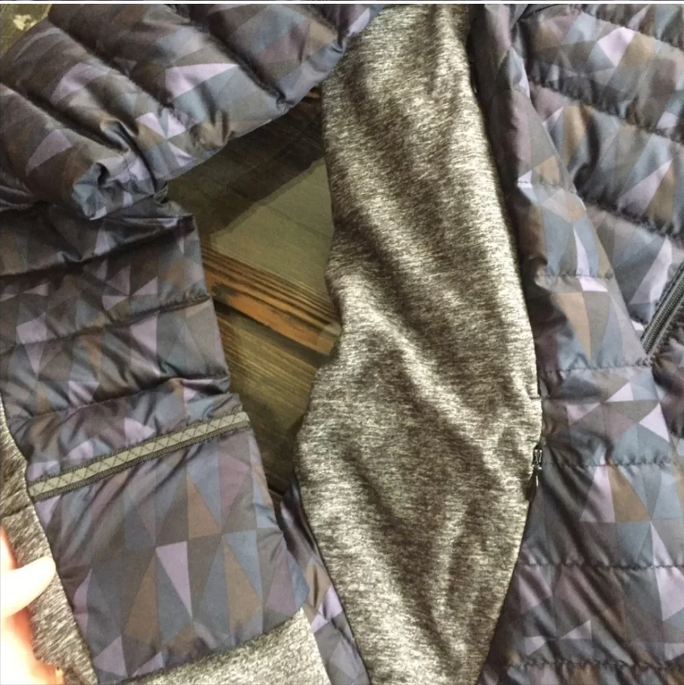 Lululemon Puffer Jacket, 10 - Picture 3 of 12